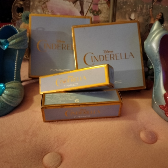 Limited Edition Disney Cinderella collection Mac make up Bundle - Picture 3 of 10